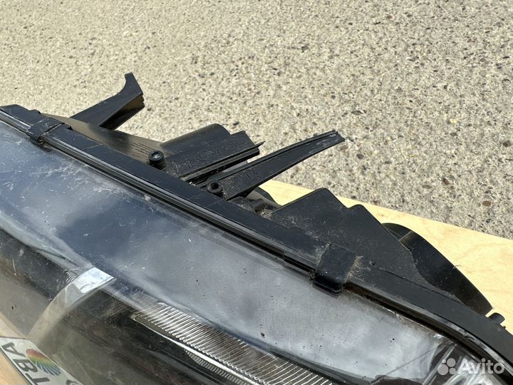 Фара левая Renault Duster