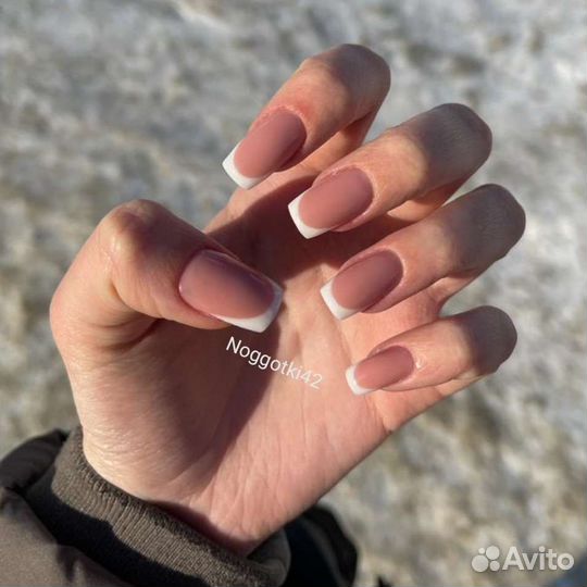 Наращивание ногтей, маникюр, педикюр