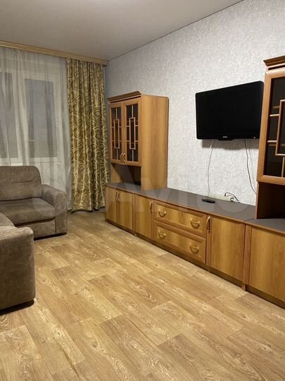 > 9-к. квартира, 49 м², 11/11 эт.