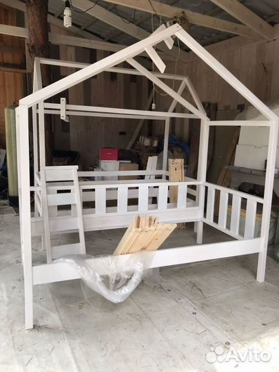 Детская кровать домик