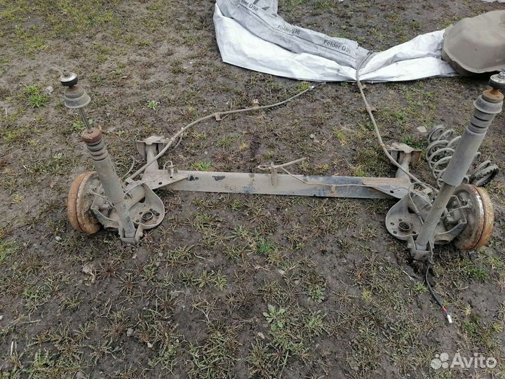 Задняя балка на hyundai getz в сборе