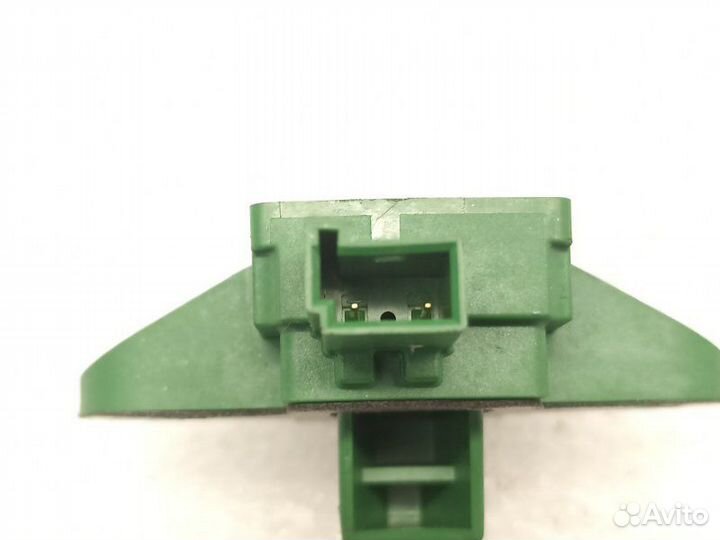 Датчик удара задний левый Mercedes-Benz E-Class