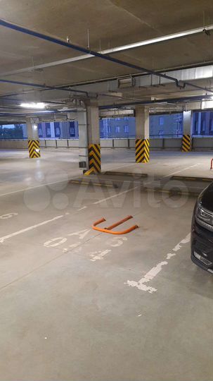 Машиноместо, 14 м²