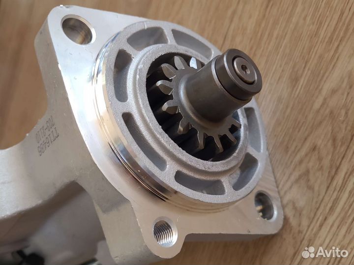 Стартер Hitachi zx240-3