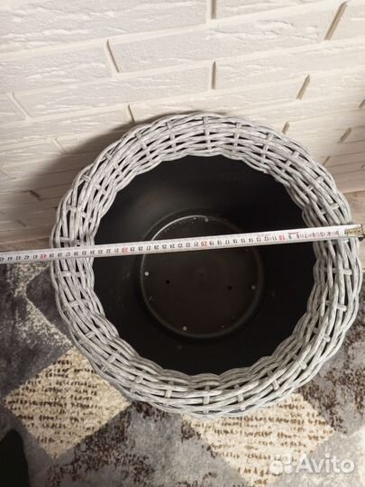 Кашпо из искусственного ротанга