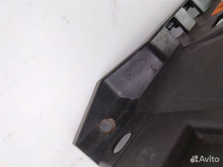 Панель передняя (телевизор) форд фиеста 2008-2013