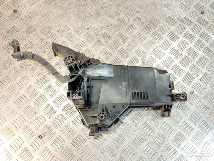 Блок предохранителей салонный Lexus Ls 2006-2017