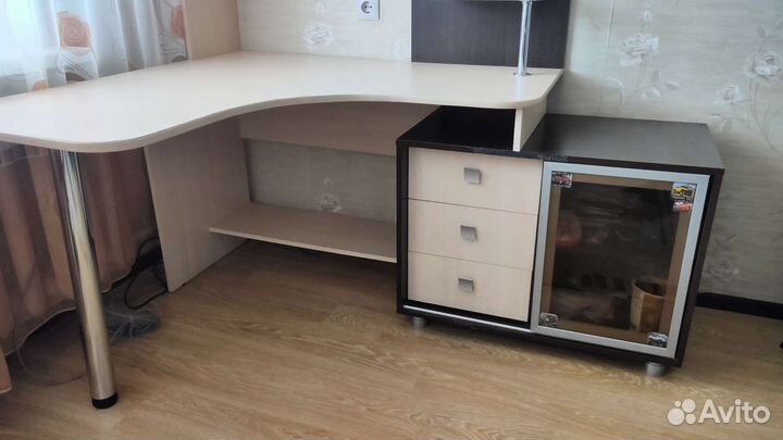 Школьный уголок