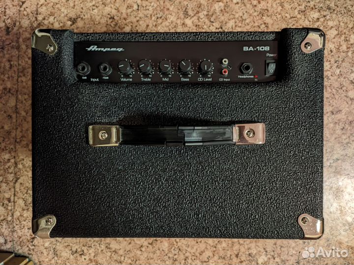 Басовый комбоусилитель Ampeg BA - 108