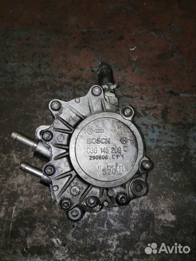 Насос вакуумный VW Passat (B6) 2005-2010