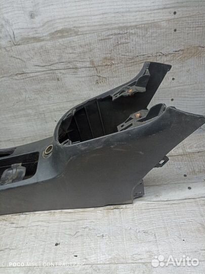 Консоль между сидений Chevrolet Cruze универсал