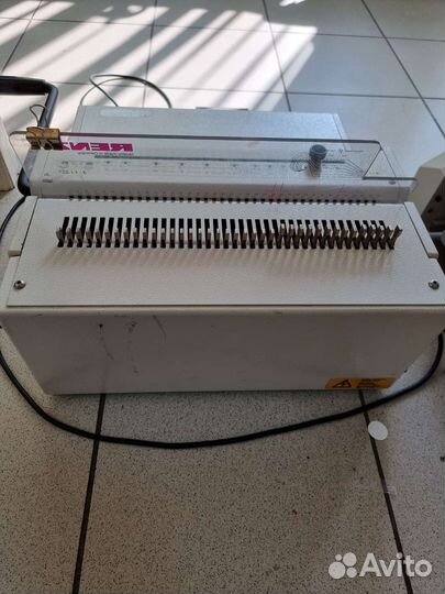 Брошюровщик на металлическую пружину renz SRW