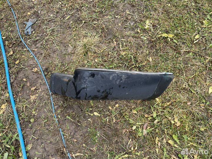 Правый клык заднего Toyota Land Cruiser 80