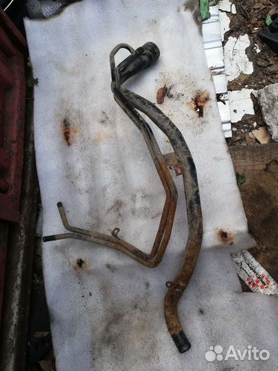 Заливная горловина бензобака Джили Эмгранд EC-7