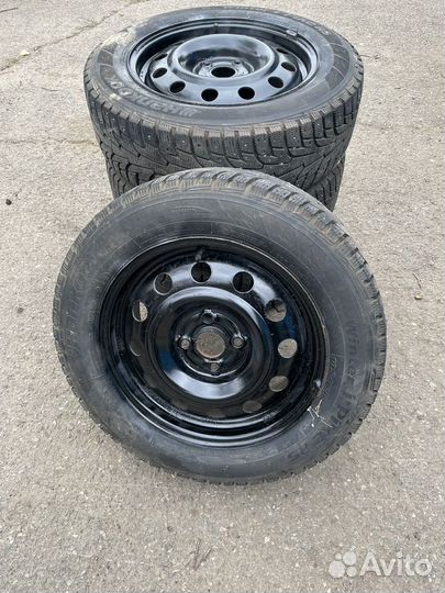 Продам комплект зимних колес