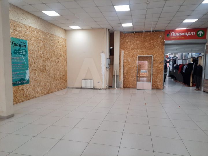 Свободного назначения в торговом центре, 50 м²