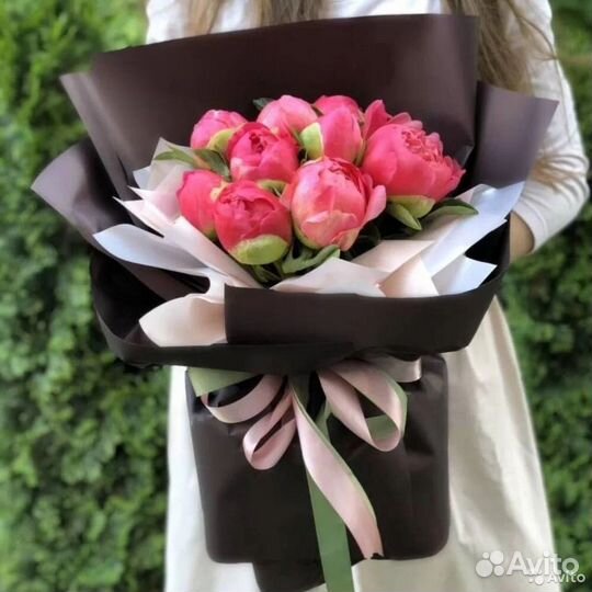 Букет свежих пионов