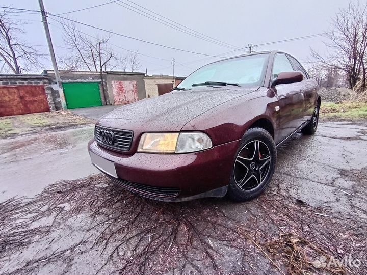 Audi A4 1.6 МТ, 1998, 285 316 км