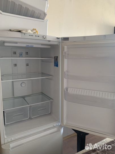 Холодильник Indesit