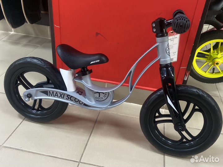 Беговел Maxiscoo Rocket серебро