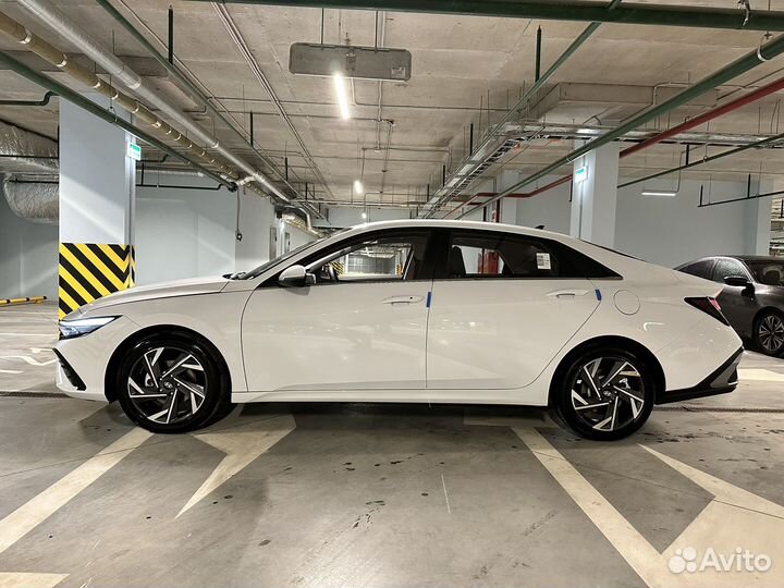 Hyundai Elantra 1.5 CVT, 2023, 90 км