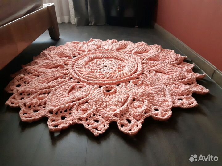 Коврик ручной работы