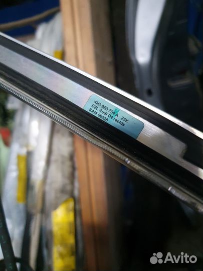 Молдинги крыши Ауди А8 Д4