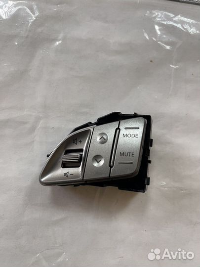 Многофункциональная кнопка рулевого колеса