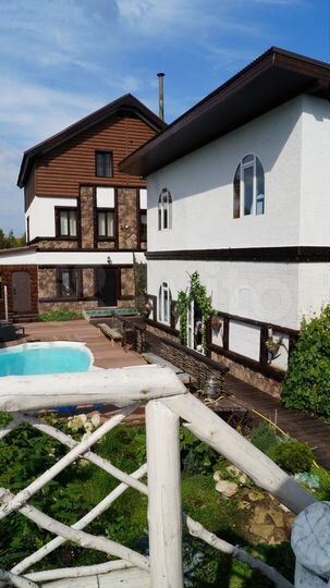 Коттедж 280 м² на участке 8 сот.