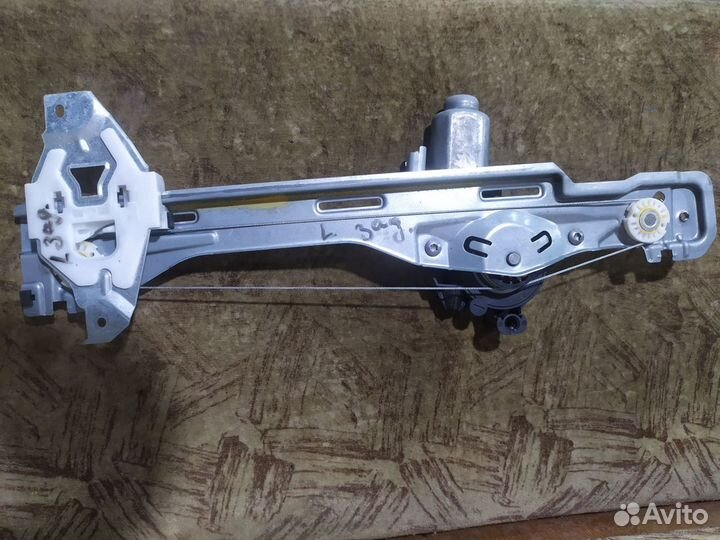 Peugeot 301 стеклоподъемник задний левый правый