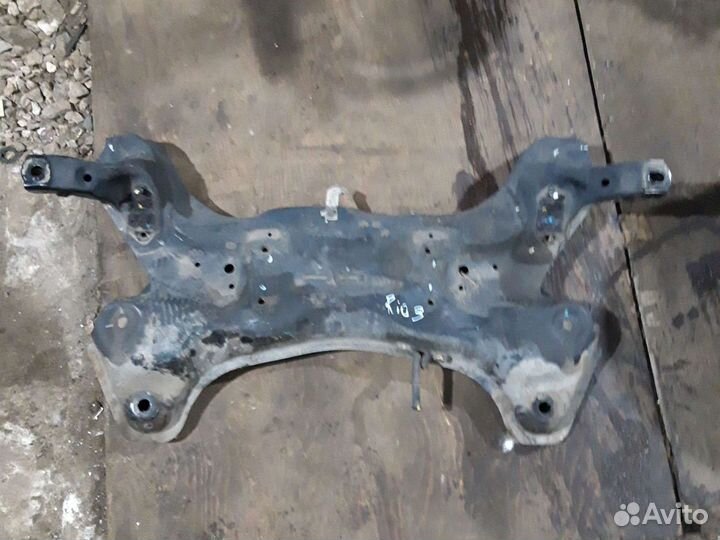 Подрамник Kia Rio 3 Hyundai Solaris1