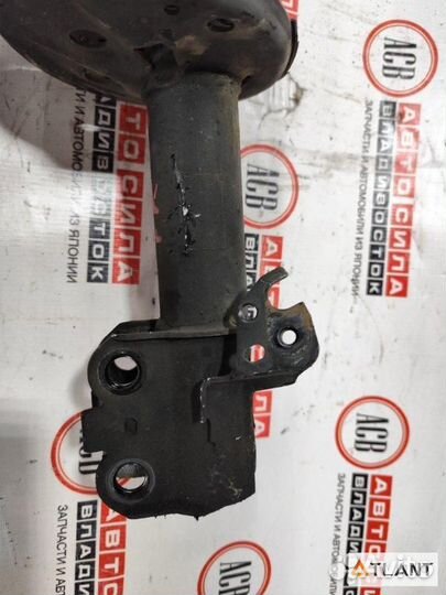 Стойка передняя правая toyota caldina