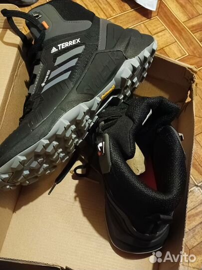 Кроссовки adidas terrex