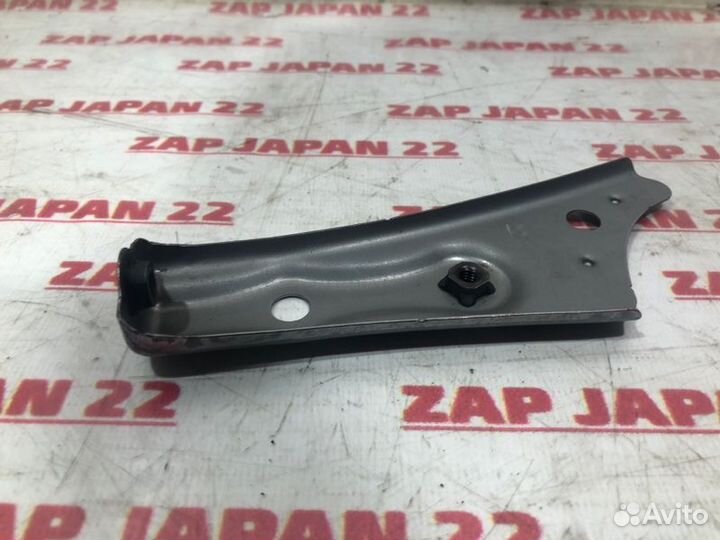 Крепление крыла переднее правое Toyota Rav4 ACA21