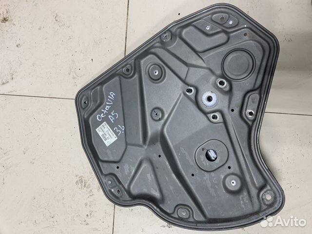 Стеклоподъемник задний левый Skoda Octavia A5