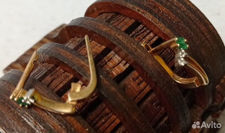 Золотые серьги 585 пробы массой 3 грамма