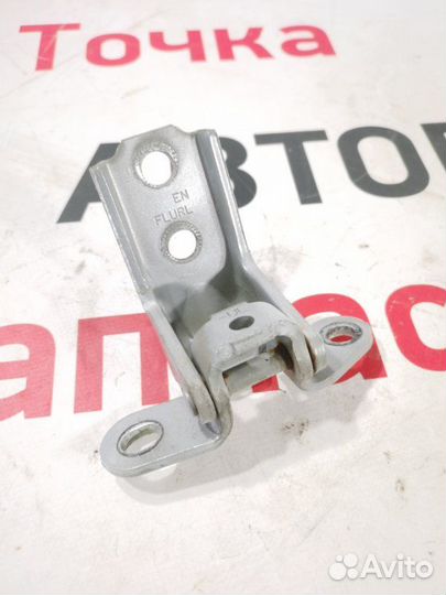 Петля двери передняя левая Hyundai Santa Fe 2.4