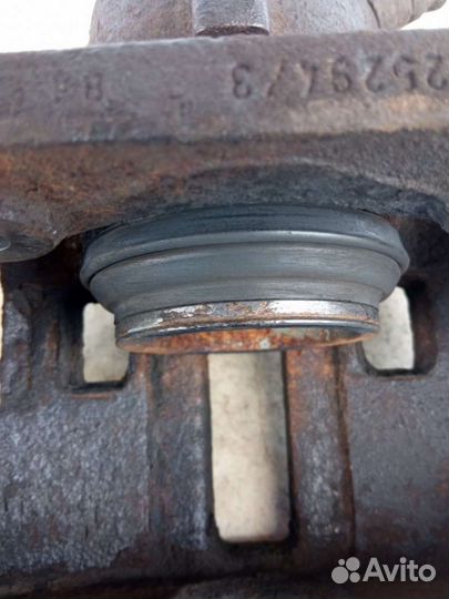 Суппорт тормозной передний правый Peugeot 406