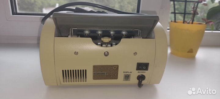 Счетчик банкнот Pro 40 U Neo