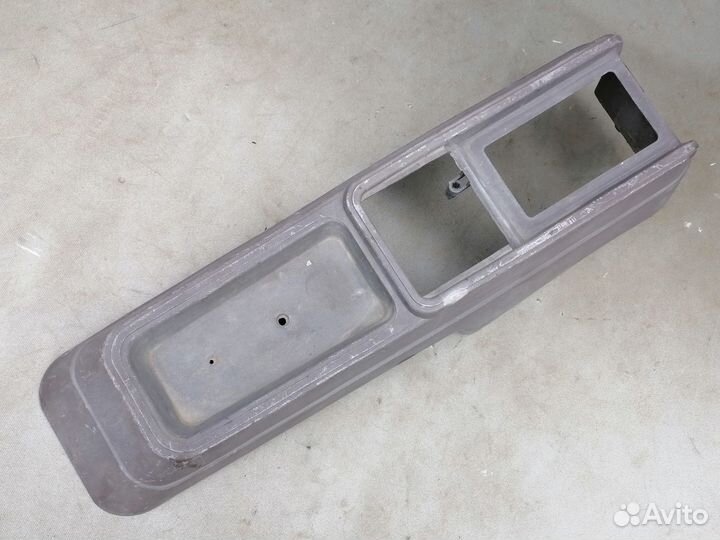 Консоль между сидений Volkswagen Passat B3