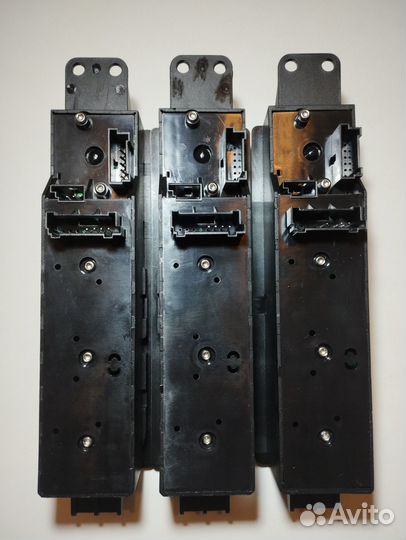 Блок управления стеклоподъемника Mercedes 906