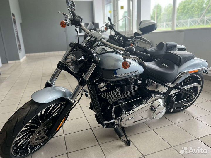 Harley-Davidson Breakout 2023