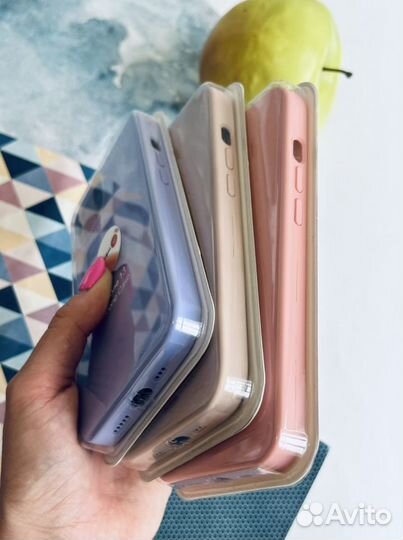 Чехол на iPhone 13