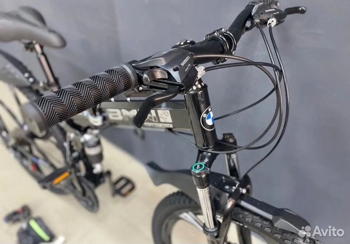 Велосипед BMW на литых дисках складной