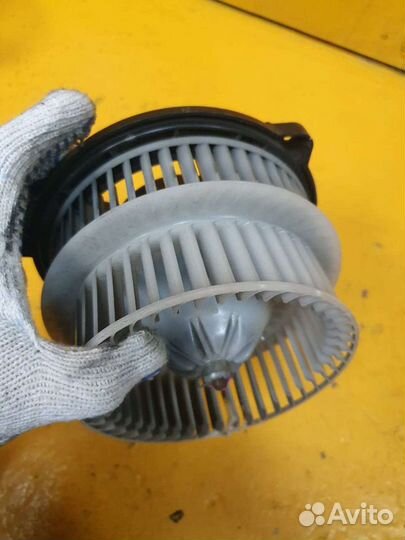 Моторчик печки вентилятор салона toyota тойота ноа