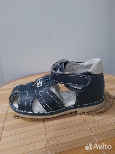 Сандалии детские для мальчика 20,21 размер