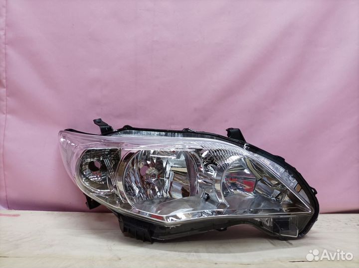 Фара правая Toyota Corolla 10 Е150 2007-2013