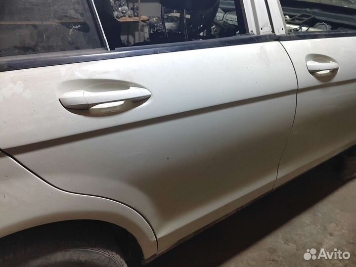 Мерседес 204 двери