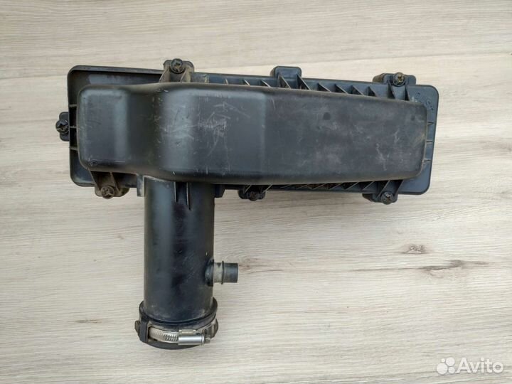 Корпус воздушного фильтра Peugeot 206