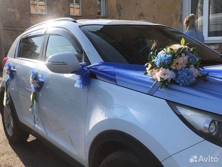 Свадебное украшение на машину